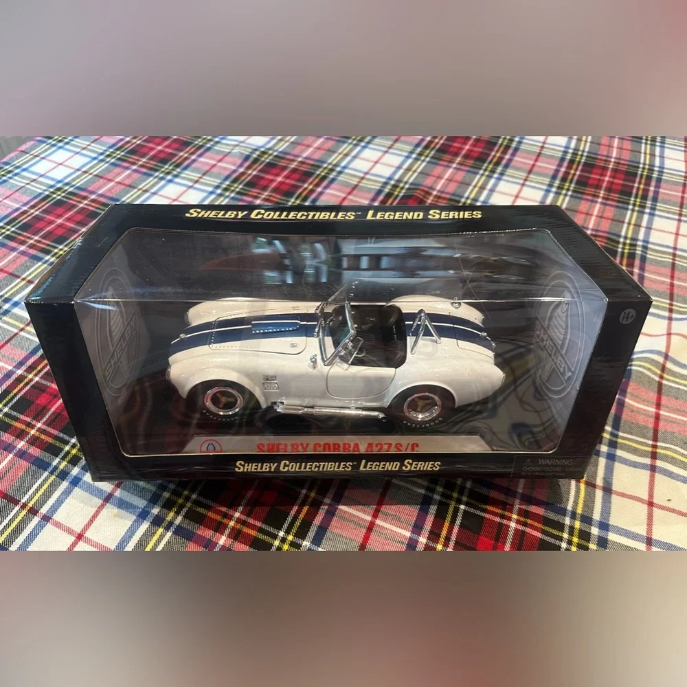 SHELBY COLLECTIBLES LEGEND SERIES 1965 White Shelby Cobra 427 S/C Diecast Car - Picture 5 of 9